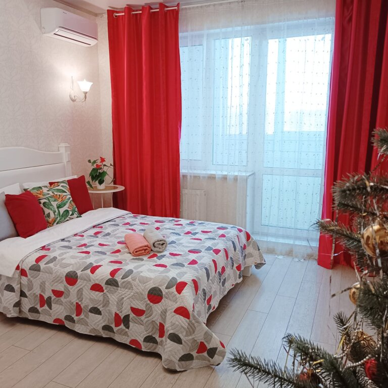 Apartamento Superior Kvartira V Novom Dome V Chernikovke Flat