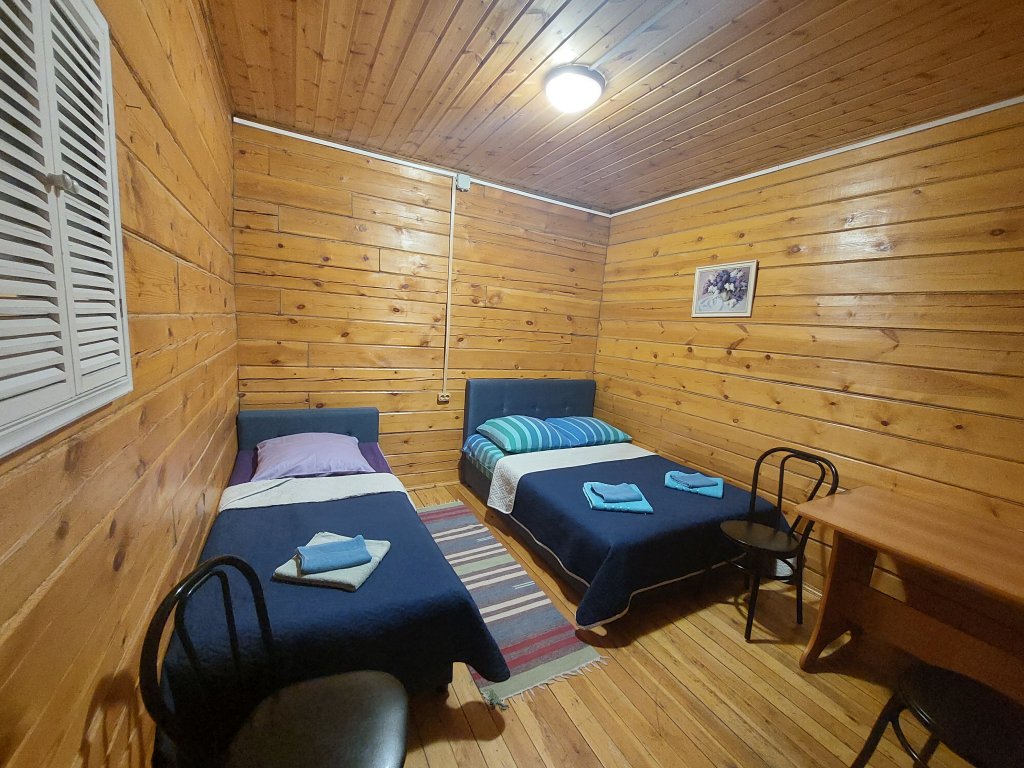 Économie triple chambre avec balcon Malinovka Mini-Hotel