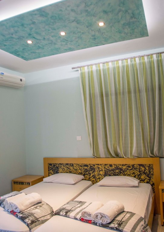 Standard Dreier Zimmer mit Balkon Milonas House Apartments
