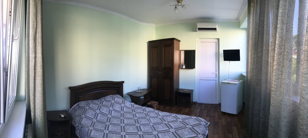 Komfort Doppel Zimmer mit Balkon und mit Blick Otdyih V Loo Guest House