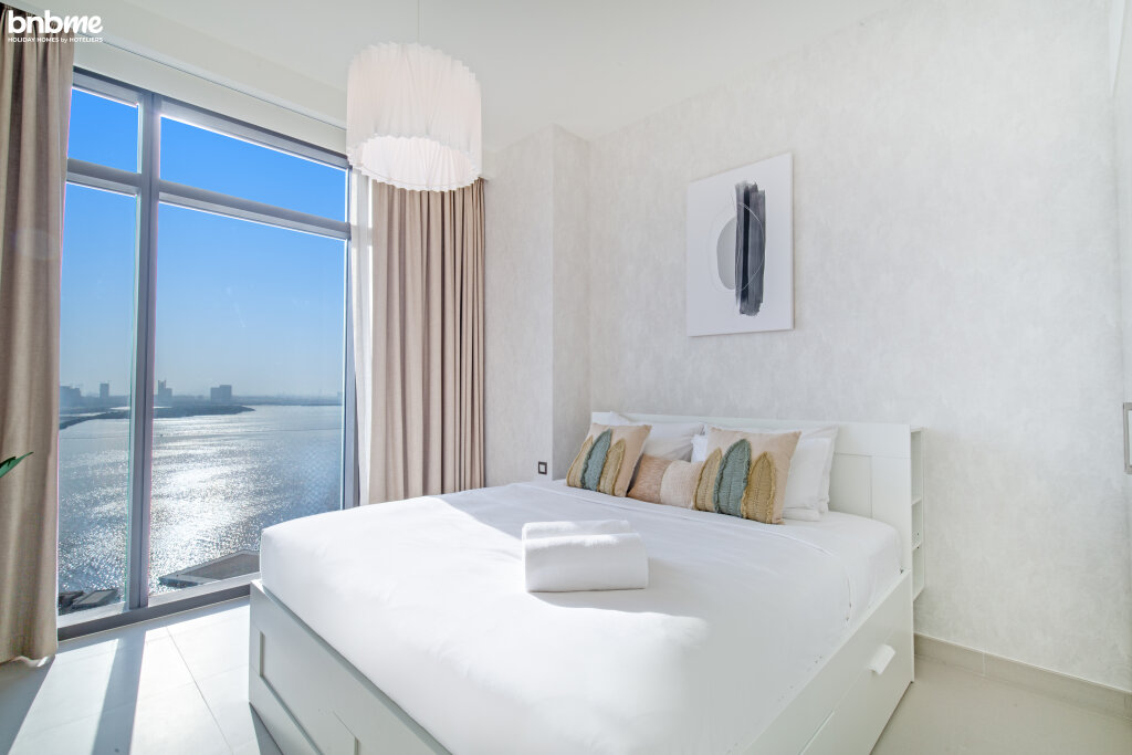 Apartment Sea View Apt at Dubai Creek w/ Modern Facilities|bnbme-1805 Apartments