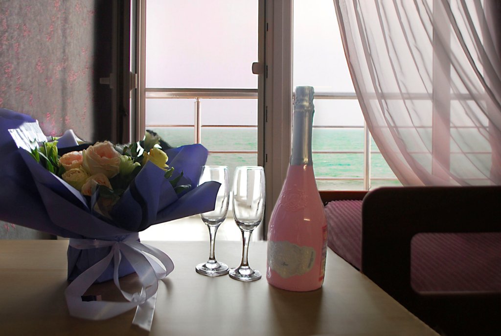Люкс с балконом и с красивым видом из окна Мини-Отель Gala Beach