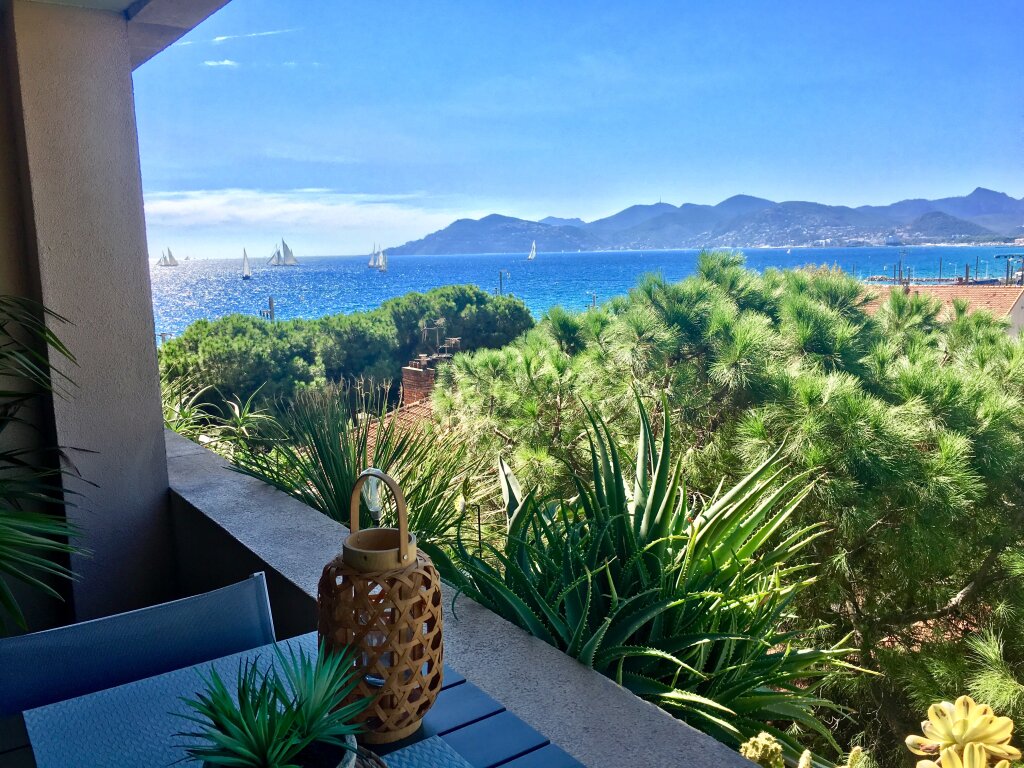 Appartamento con balcone e con vista mare MyHome Riviera - Cannes Sea View Apartment Rentals