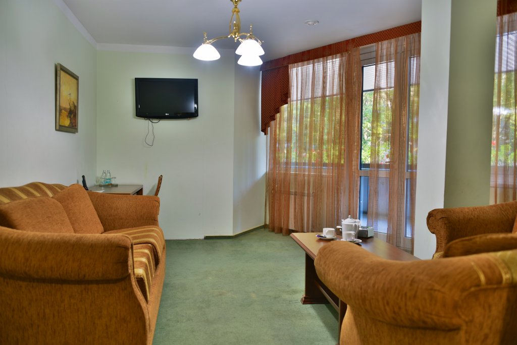 Двухместный люкс с 2 комнатами Mirit Hotel ФГУП РСВО
