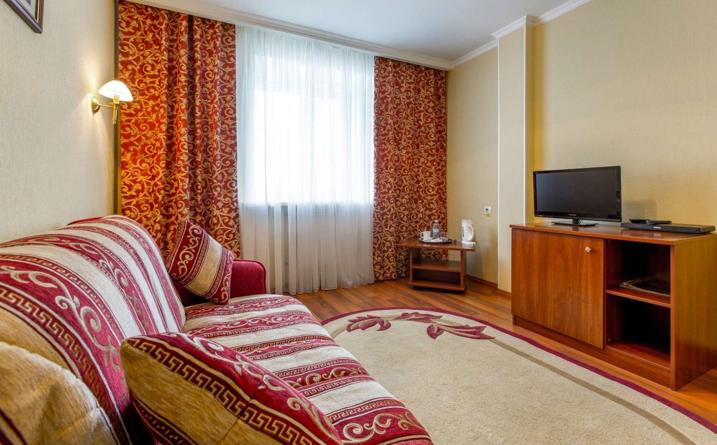 2 Bedrooms Suite Avia Hotel