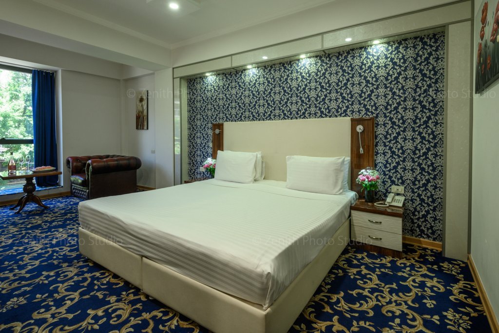 Superior Double room Royal Plaza Hotel Yerevan