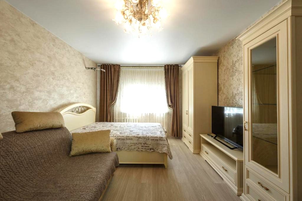 Komfort Apartment 2 Schlafzimmer mit Balkon Na Meridiannoy 3 U Naberezhnoy Kazanki Apartments