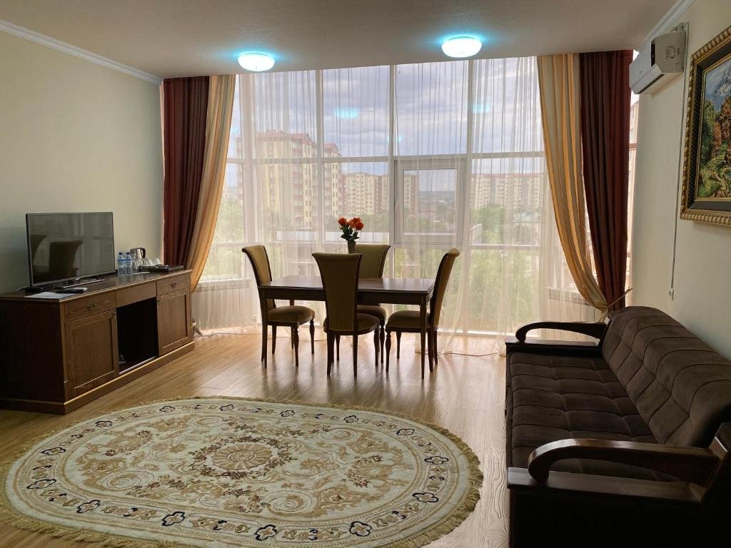 Двухместные апартаменты с красивым видом из окна Отель Континент