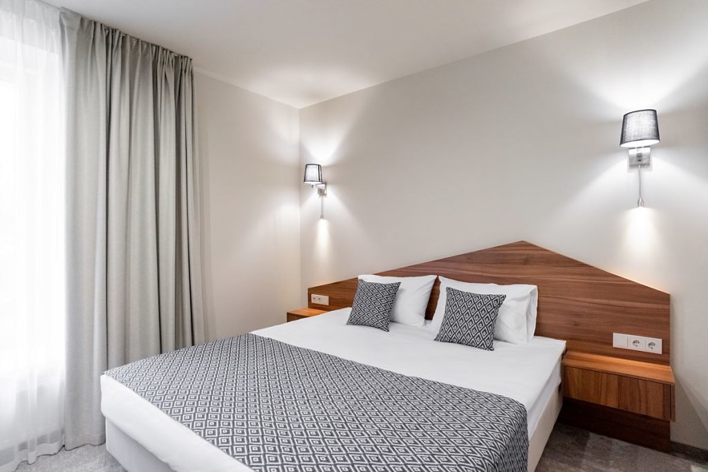 Premium Vierer Zimmer mit Blick auf den Innenhof Nasha Khvoya Hotel