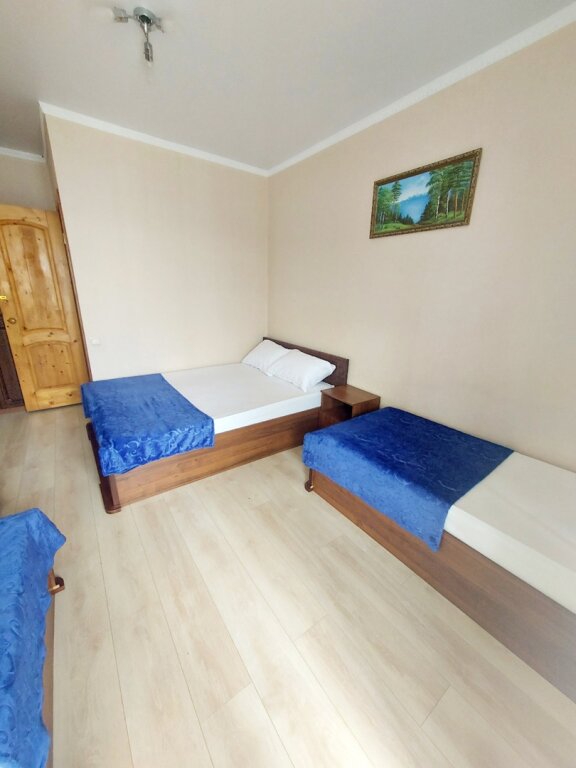 Supérieure quadruple chambre avec balcon et Avec vue Dezhavyu Guest House