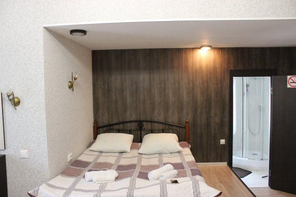 Standard Vierer Zimmer mit Balkon Polyot Hotel