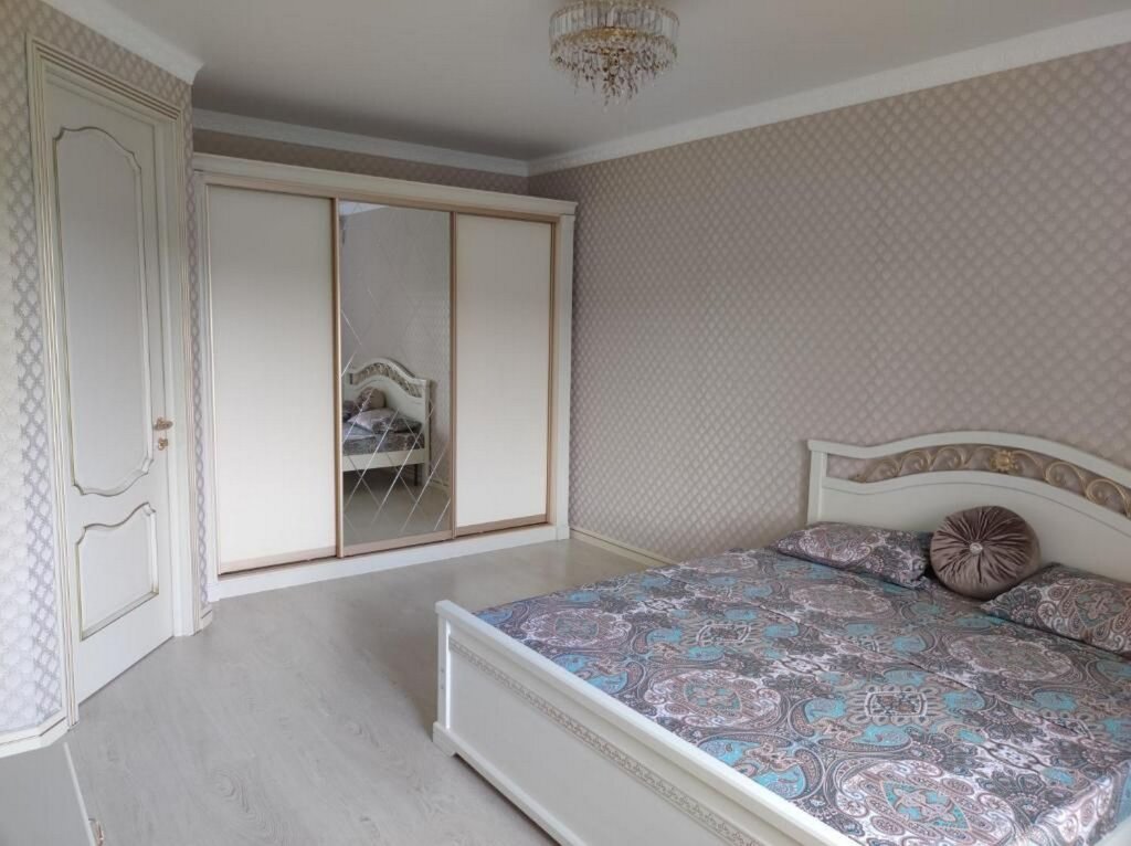Komfort Apartment mit Bergblick Lyuks V Tsentre Goroda Flat