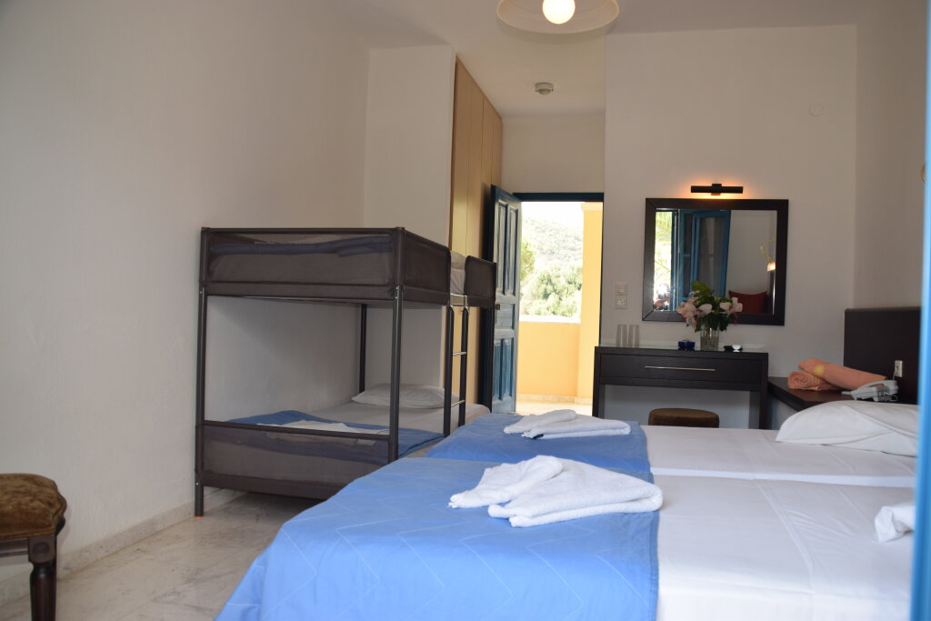 Standard double chambre avec balcon Karavostasi Beach Hotel