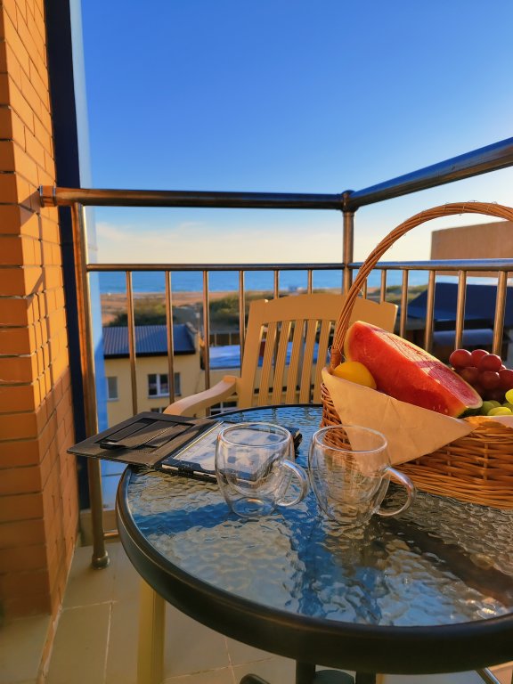 Двухместный номер Comfort с балконом и с частичным видом на море Отель «Семь Адмиралов»