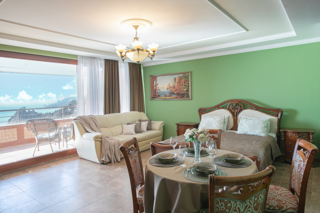 Апартаменты №139 с балконом и с панорамным видом на море Apartments Familiya