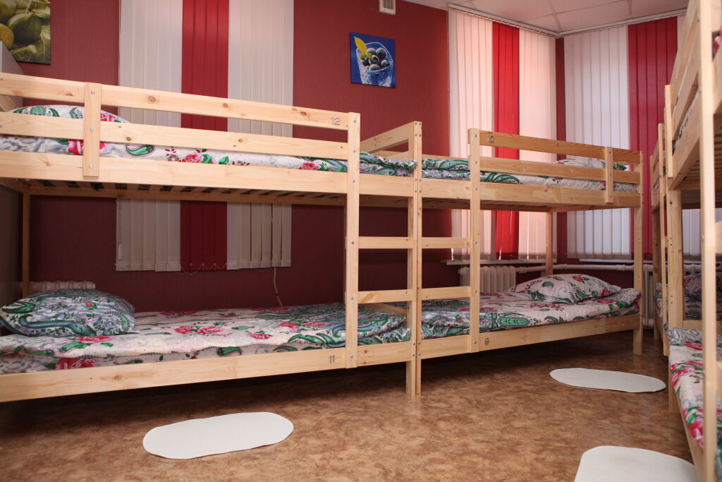 Bed in Dorm Garage Hostel