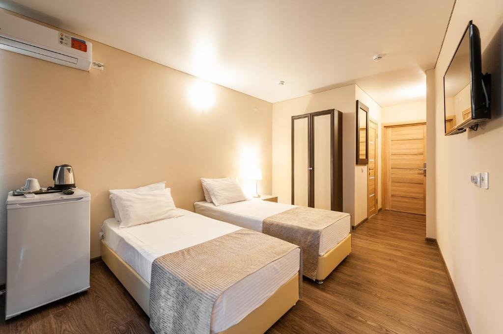 Standard Doppel Zimmer mit Balkon und mit Meerblick Sanatorno-Ozdorovitelnyij Kompleks Optimist Hotel