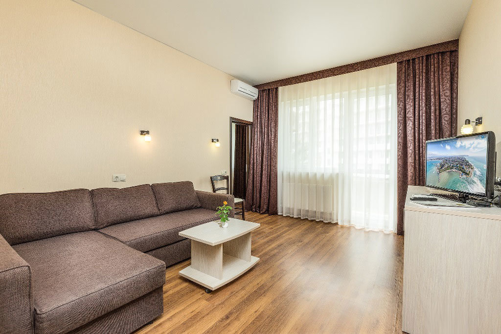 Confort quadruple chambre 2 chambres avec balcon Hotel Dyuny Dzhemete