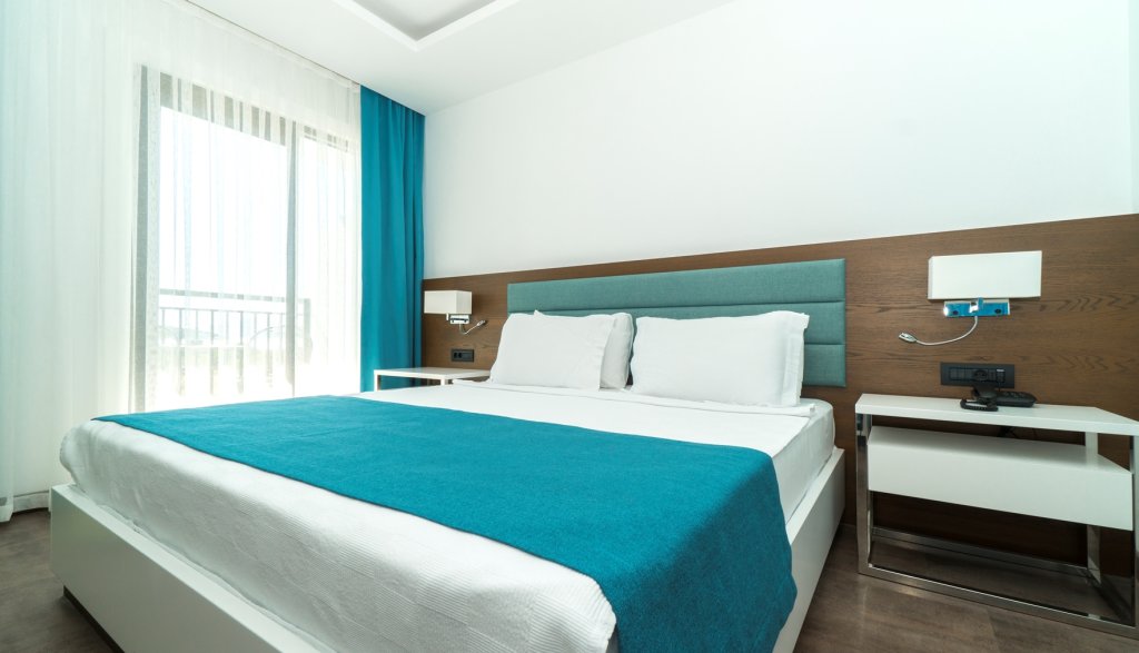 Standard double chambre avec balcon et Vue mer Acroter Hotel & Spa