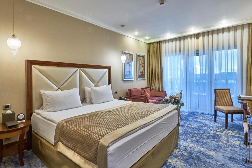 Premium Doppel Zimmer mit Balkon und mit Stadtblick Rixos President Hotel Astana