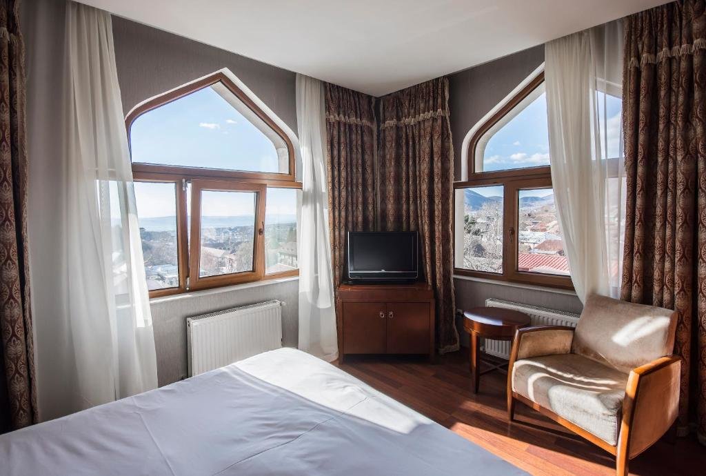 Двухместный номер Standard с видом на горы Sheki Palace Hotel