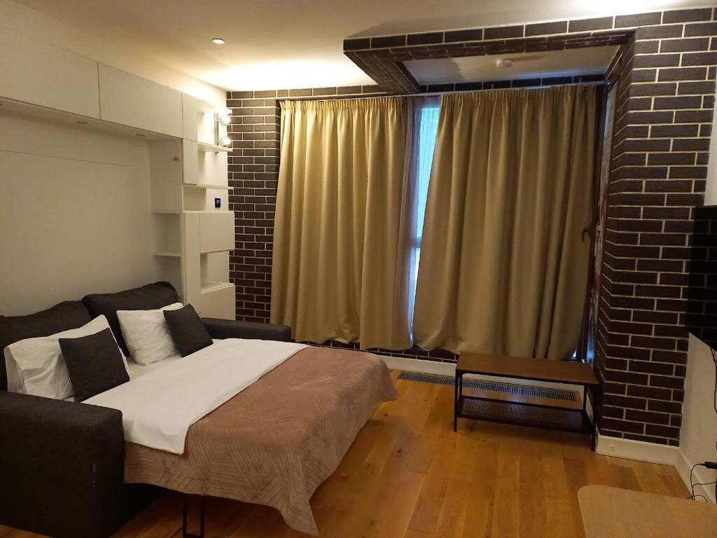 Superior Doppel Zimmer mit Balkon und mit Blick Alis na Khodynskom 2 Apartments