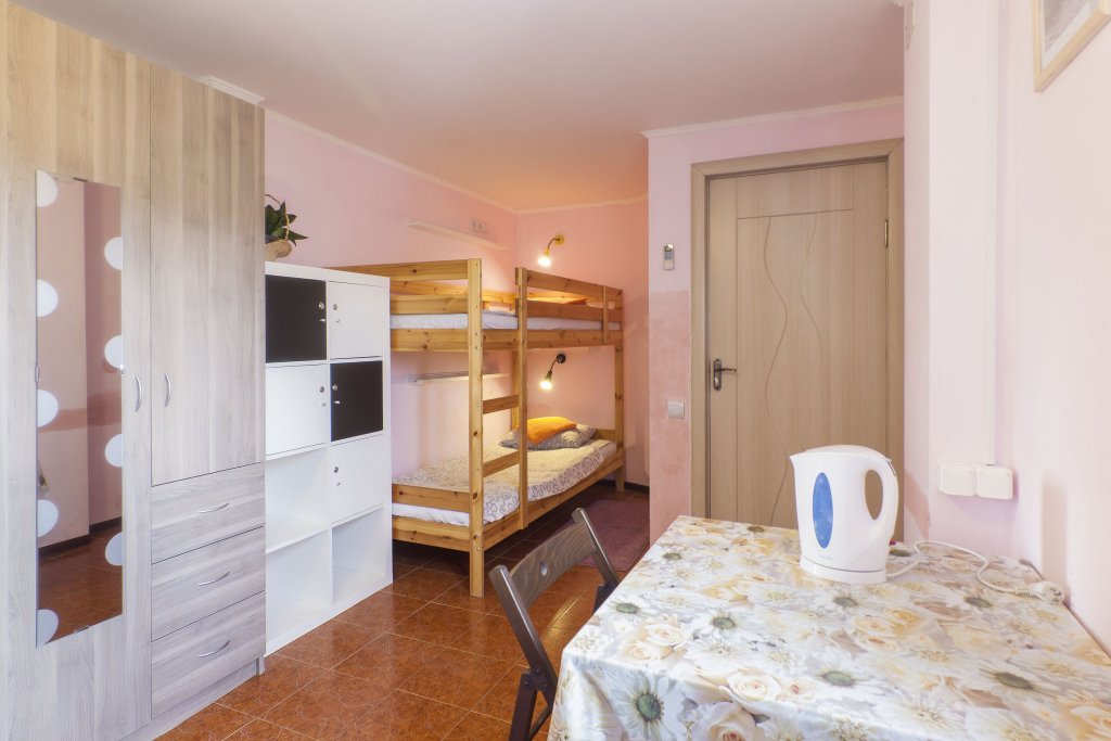 Cama en dormitorio compartido (dormitorio compartido femenino) Olimp Hostel