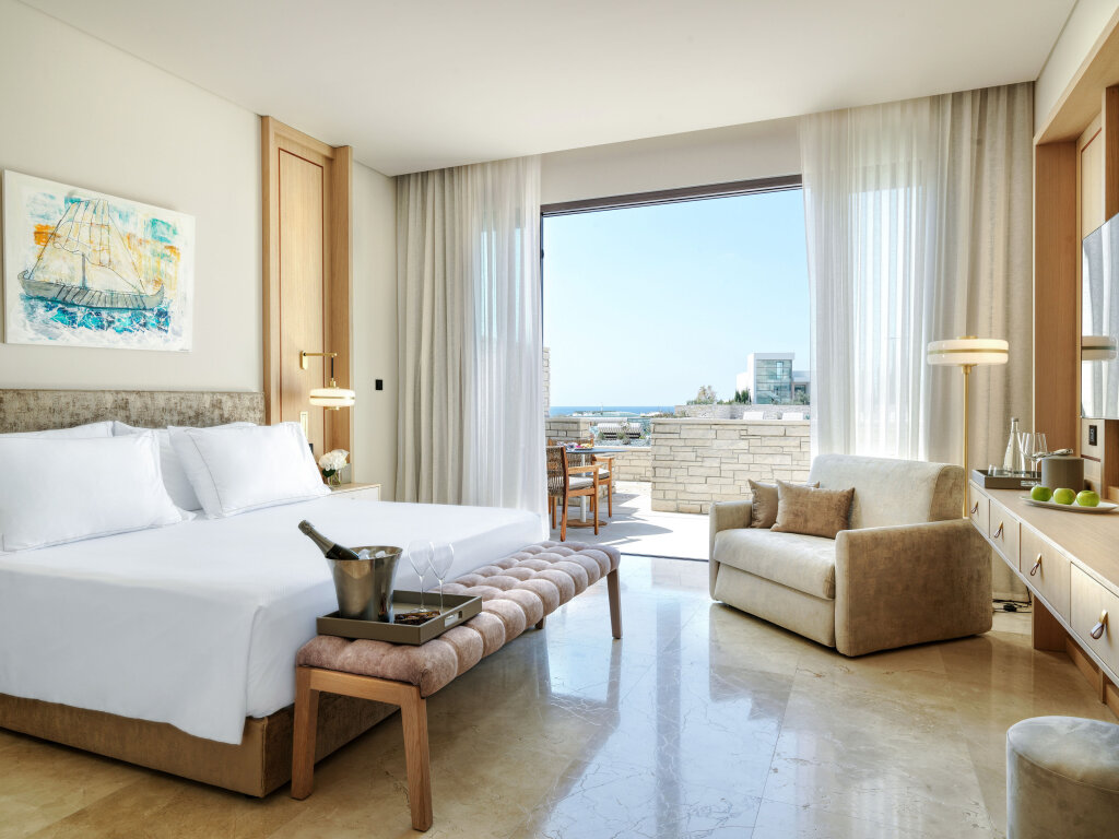 Трёхместный номер Standard с балконом и с красивым видом из окна Cap St Georges Hotel & Resort