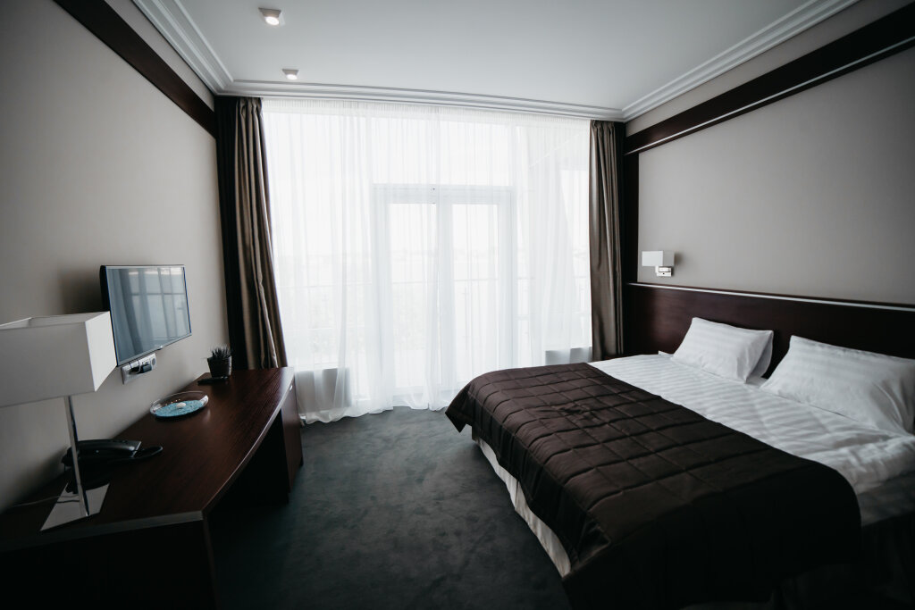 Standard 1st floor Double room with balcony and with river Volga view Cruise Boutique Hotel