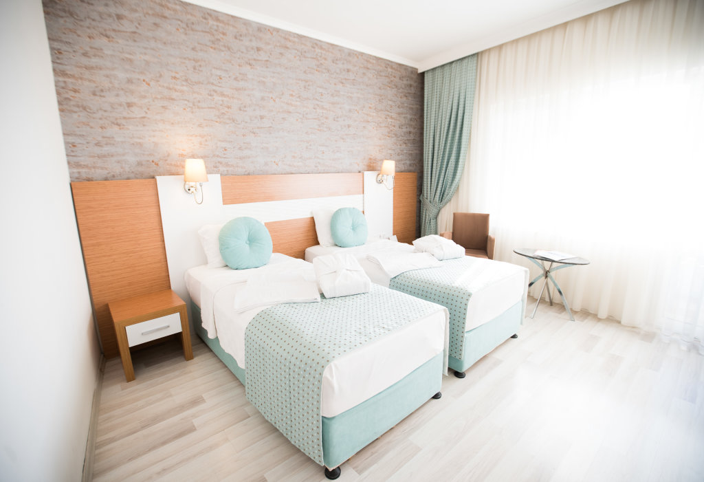 Двухместный номер Standard с балконом Курортный отель Oruçoğlu Hotel Spa & Wellness Thermal Resort