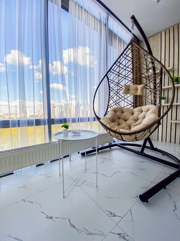 Appartamento quadruplo 2 camere con balcone e con vista sulla città Dizaynerskie V Tsentre Goroda Apartments