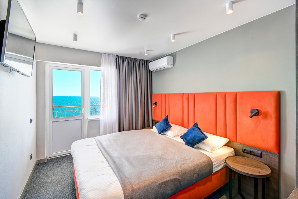 Двухместный номер Standard с балконом и с видом на море ОХОТНИК Отель & SPA by Orion Hotels