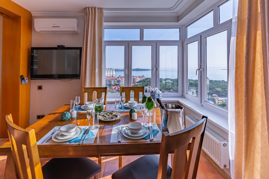Habitación De ejecutivo con balcón y con vista 70M nad Urovnem Morya Flat