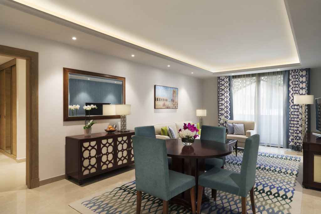 Апартаменты Executive с 2 комнатами с балконом и с красивым видом из окна Al Najada Doha Hotel Apartments by Oaks
