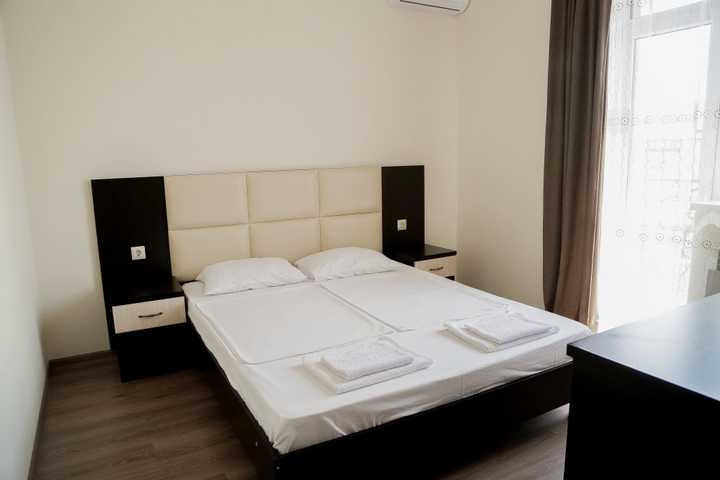 Suite 2 dormitorios con balcón Hayas hotel