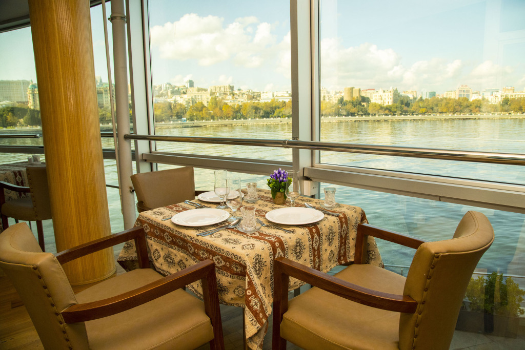 baku yacht restaurant