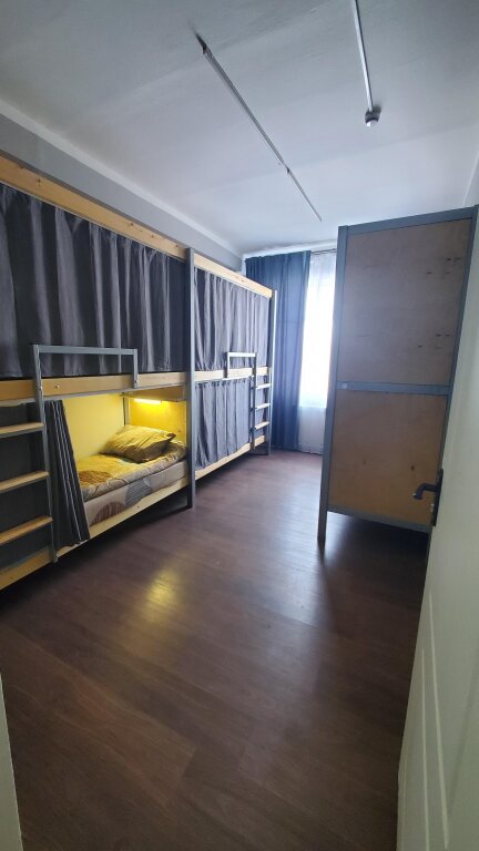 Кровать в общем номере (женский номер) с 2 комнатами Отель Uzala