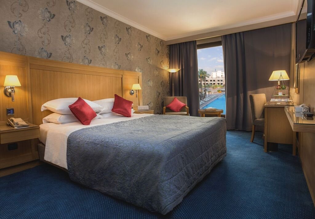 Двухместный номер Deluxe с видом на бассейн Отель Le Passage Cairo Hotel & Casino