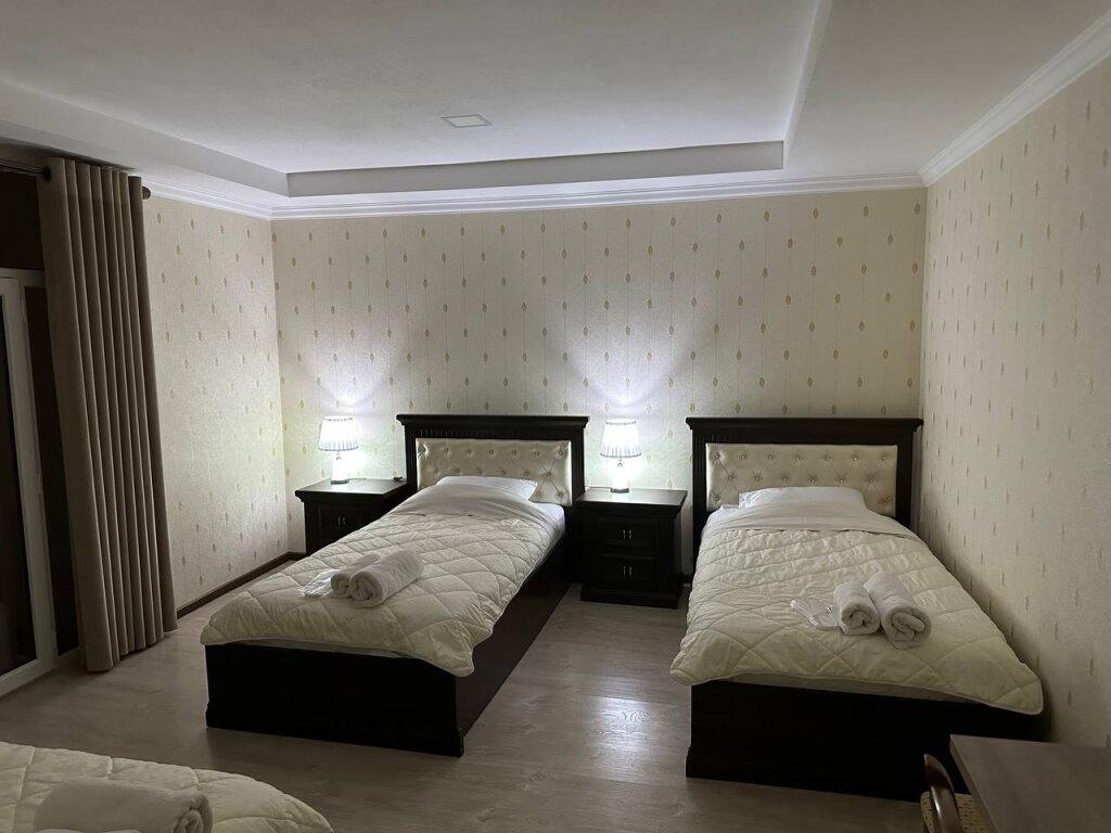 Standard triple chambre avec balcon et Vue sur cour Hotel Latif Samarkand