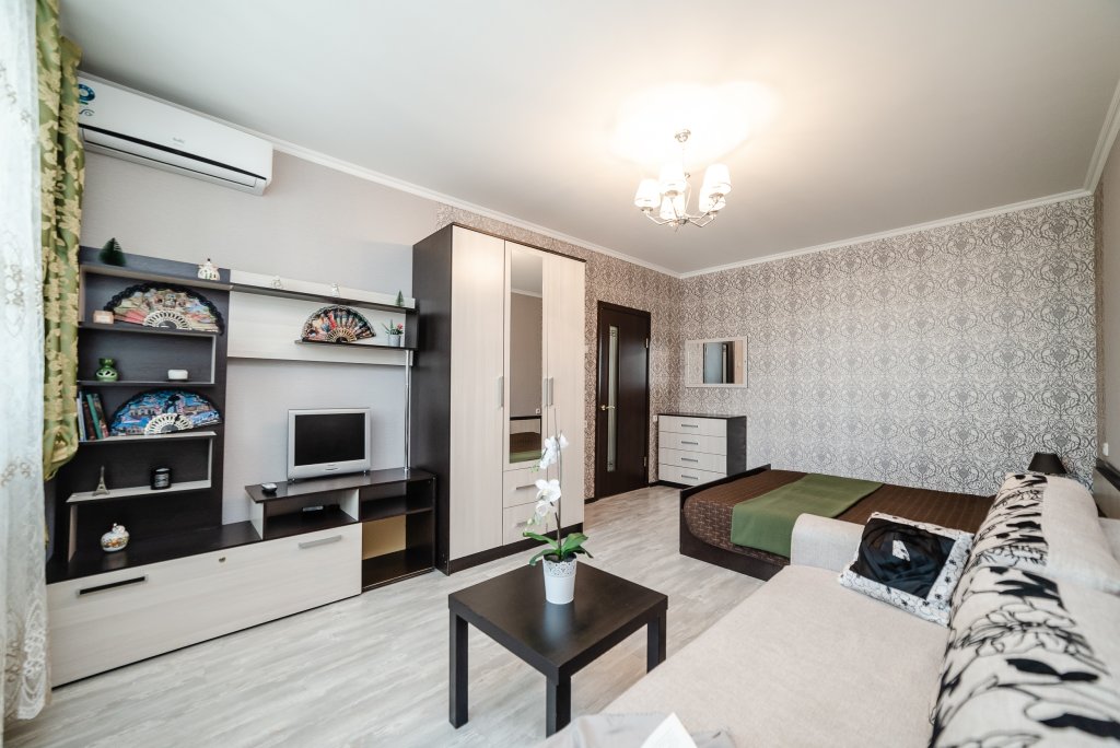 Apartment U Metro S Vidom Na Pisatelskiy Gorodok Apartments