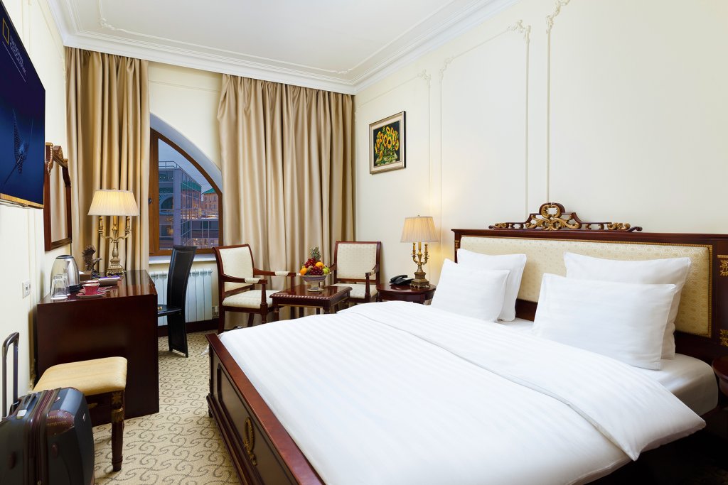 Superior Double room with city view Golden Rooms Hotel