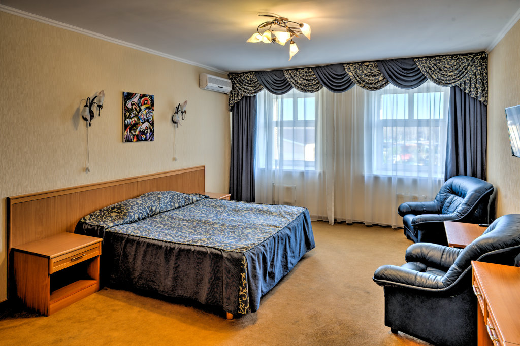 Standard double chambre avec balcon Alexander Club Hotel