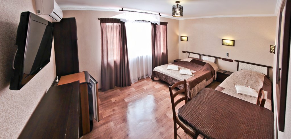 Deluxe Triple room F-Hotel Guest House