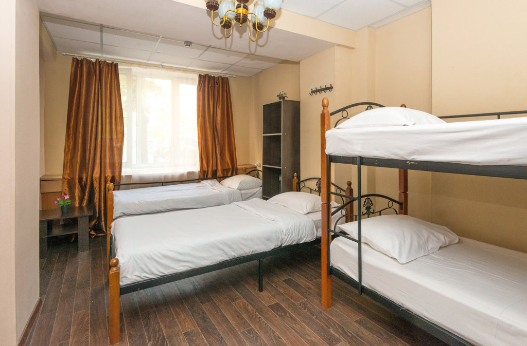 Bett im Wohnheim (Männerwohnheim) mit Stadtblick Shabolovka Hotel