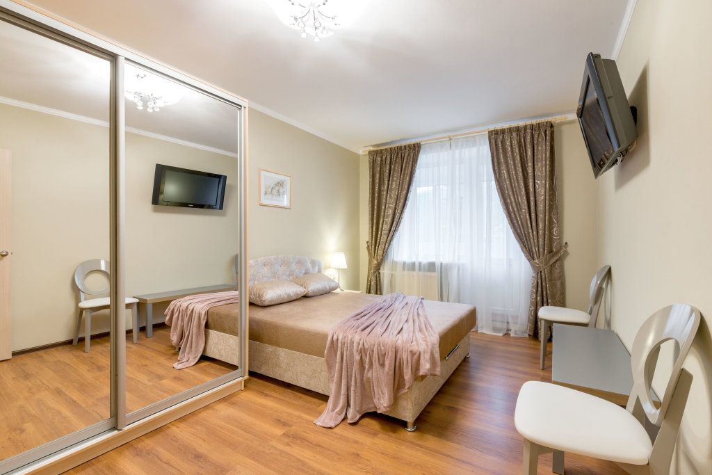 Deluxe Dreier Zimmer mit Balkon Ilyushina 2 Apartments