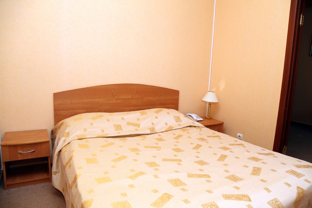 Standard Single room with balcony Povorot Hotel