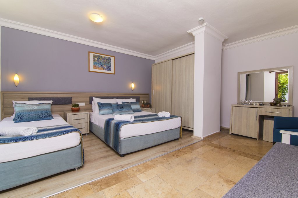 Standard Triple room Dalyan Hotel Nish Caria
