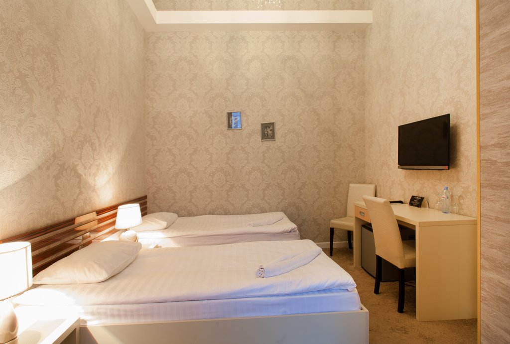 Comfort Triple room Rustaveli Hotel