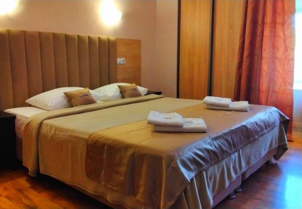 Habitación doble Estándar con balcón Ammonit ot Travel Hotels Anturazh Guest House