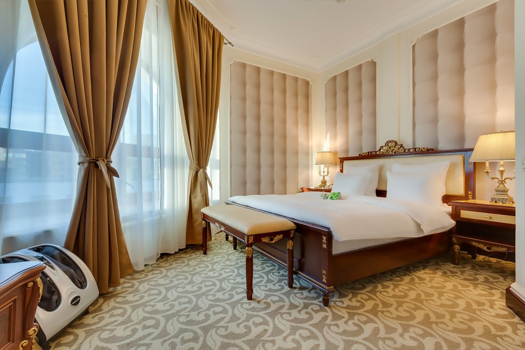 Luxe with city view Golden Rooms Hotel